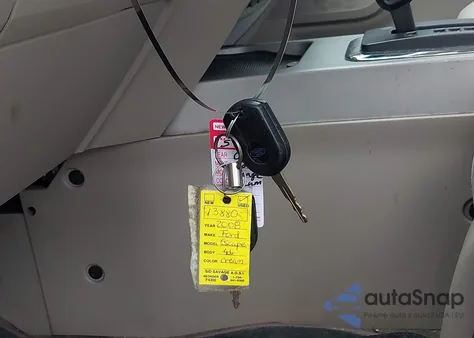 2008 Ford Escape Xlt z USA, uszkodzony, nr VIN 1FMCU03118KD15147